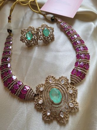 Necklace Set